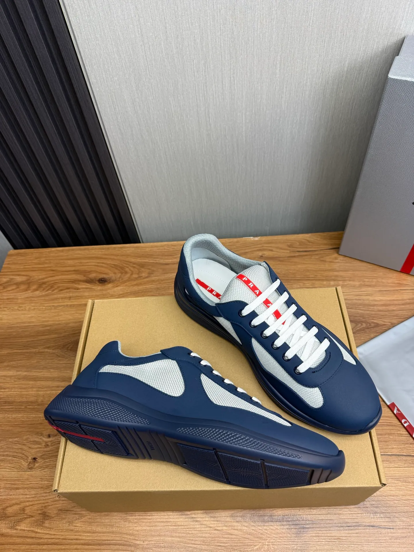 Men's shoes 640💰 [PRADA] Hot selling items🔥Must be recommended every day~~ Official website synchronized, 1:1 high quality shipments✔️ Imported cowhide fabric, rubber material + cowhide lining, original bottom, high-end airplane box packaging🎁 38-45 (38.45 custom-made, non-returnable)